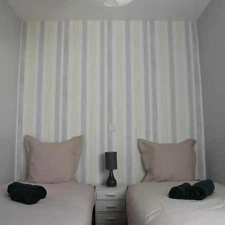 Rose, Sejour Detente Et Bien Etre En Famille Avec Jacuzzi Ferienhaus