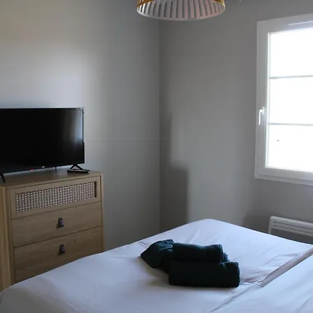 Rose, Sejour Detente Et Bien Etre En Famille Avec Jacuzzi