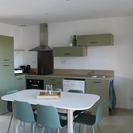 Rose, Sejour Detente Et Bien Etre En Famille Avec Jacuzzi Ferienhaus *