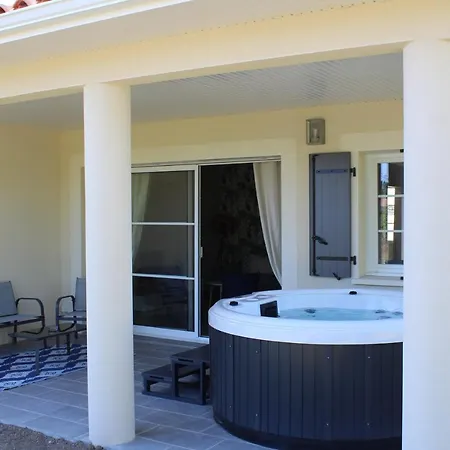 Rose, Sejour Detente Et Bien Etre En Famille Avec Jacuzzi Ferienhaus Fontenay-le-Comte