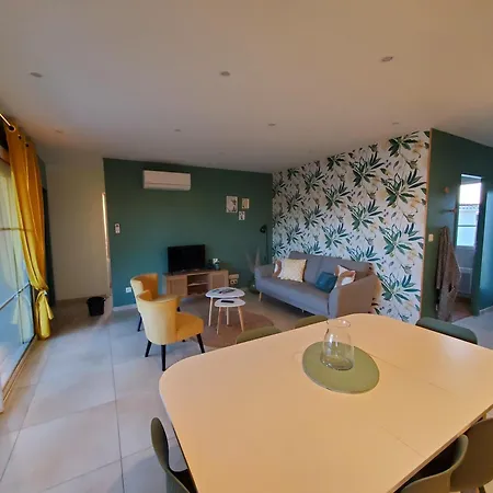 Rose, Sejour Detente Et Bien Etre En Famille Avec Jacuzzi * Fontenay-le-Comte