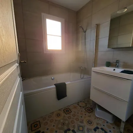 Rose, Sejour Detente Et Bien Etre En Famille Avec Jacuzzi Holiday home Fontenay-le-Comte