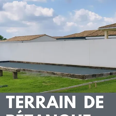 Rose, Détente Et Bien En Famille Avec Jacuzzi * Fontenay-le-Comte