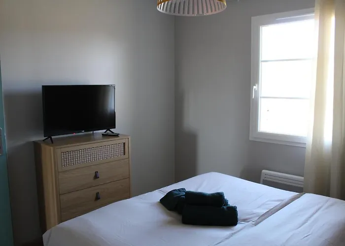 Rose, Détente Et Bien En Famille Avec Jacuzzi