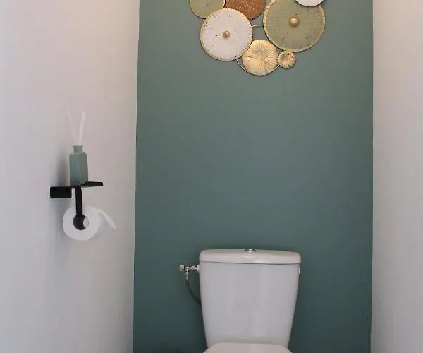 Rose, Détente Et Bien En Famille Avec Jacuzzi Fontenay-le-Comte