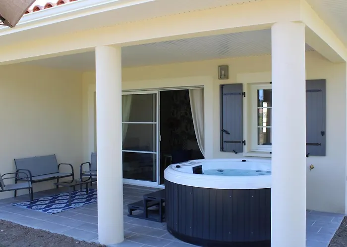 Rose, Détente Et Bien En Famille Avec Jacuzzi Hébergement de vacances Fontenay-le-Comte