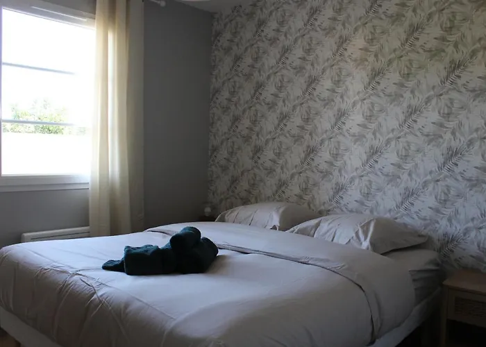 Rose, Détente Et Bien En Famille Avec Jacuzzi