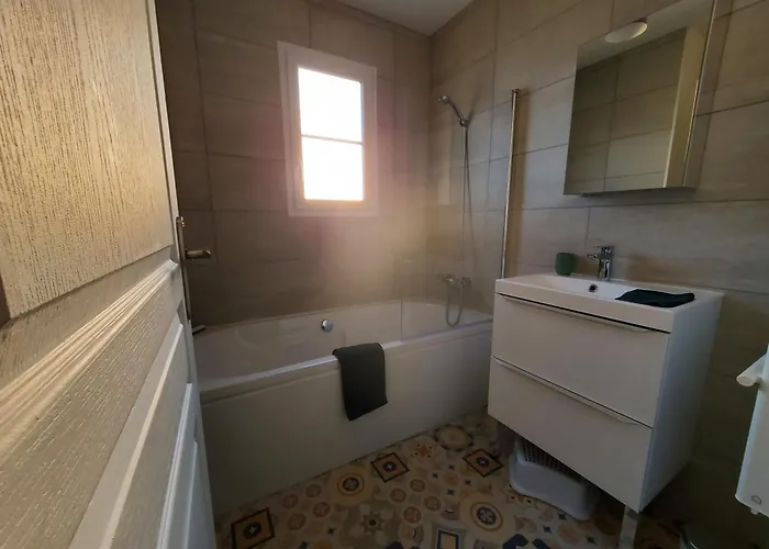 Rose, Détente Et Bien En Famille Avec Jacuzzi Hébergement de vacances Fontenay-le-Comte